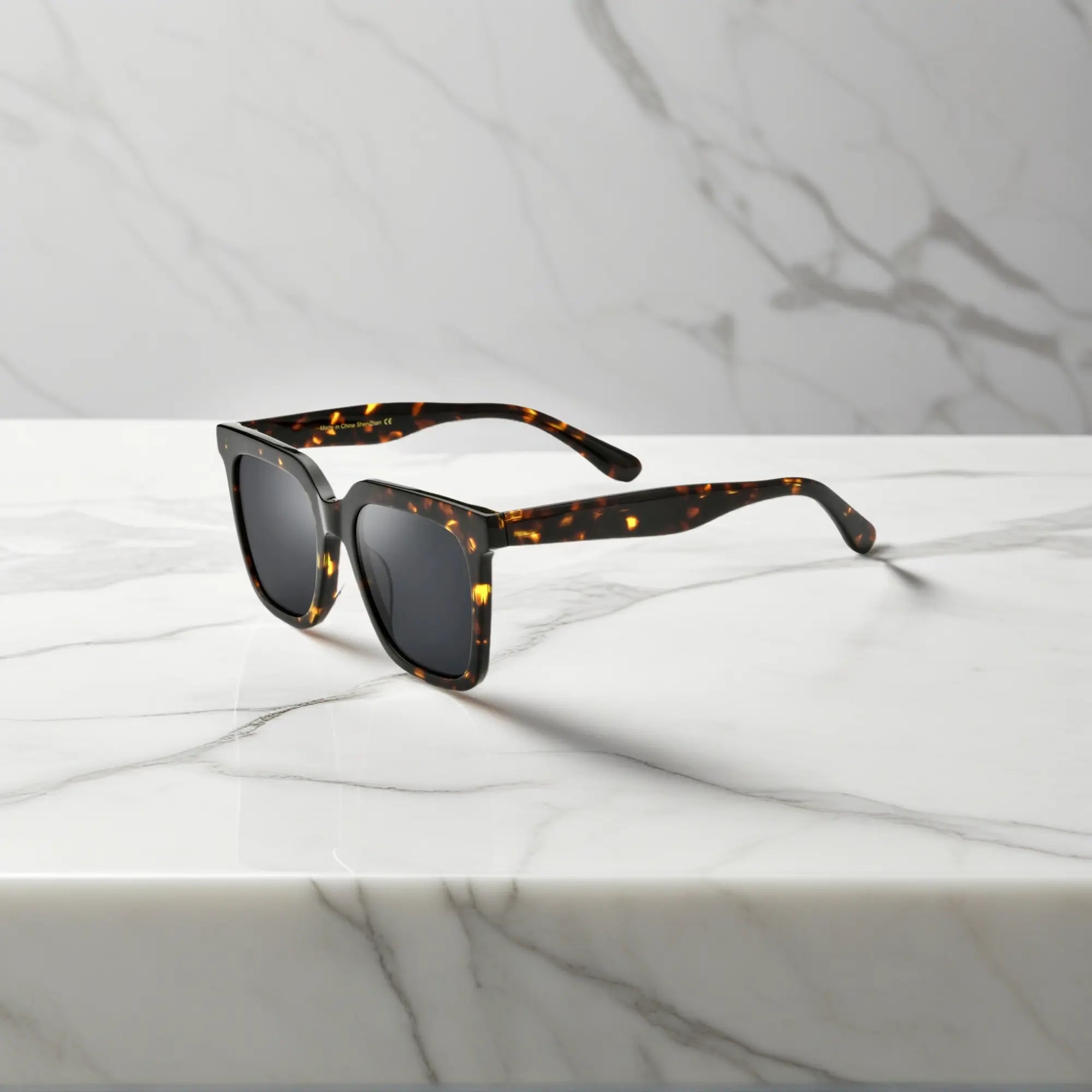 tortoise acetate square sunglasses side view showing ergonomic nose pads and temples VoyueLens